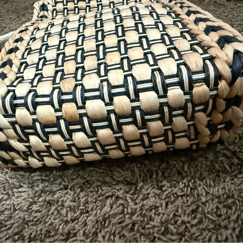 Elegant Woven Tote Bag - Black and Tan